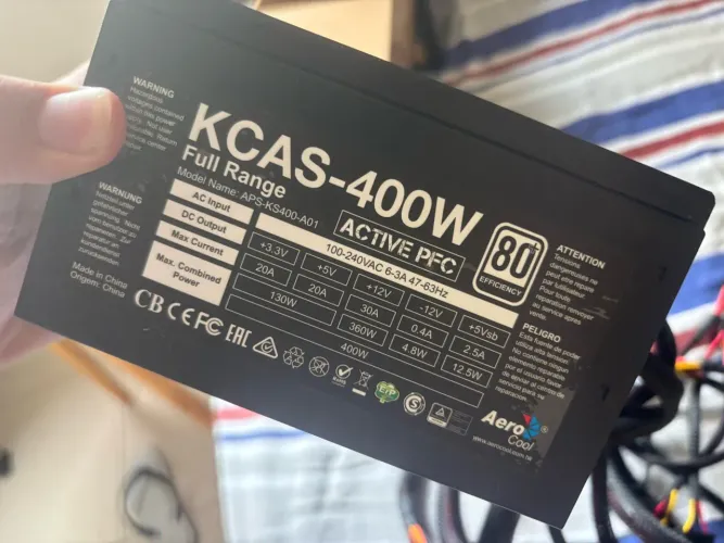 Fonte De Alimentação Aerocool Kcas 400w Preto 110v/220v