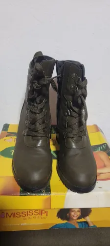 Coturno feminino tam 36 marca Missi com avarias
