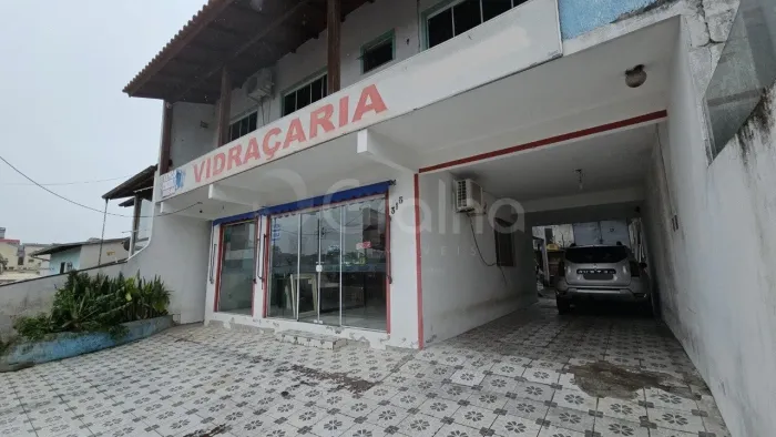 Casa Comercial para Venda em Florianópolis, Monte Cristo, 3 dormitórios, 1 suíte, 2 banhei