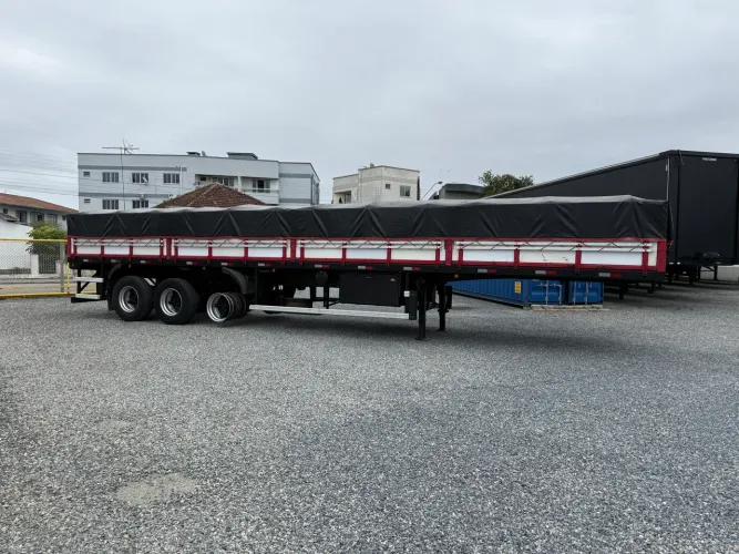 Carreta Assoalho ferro LS 2013