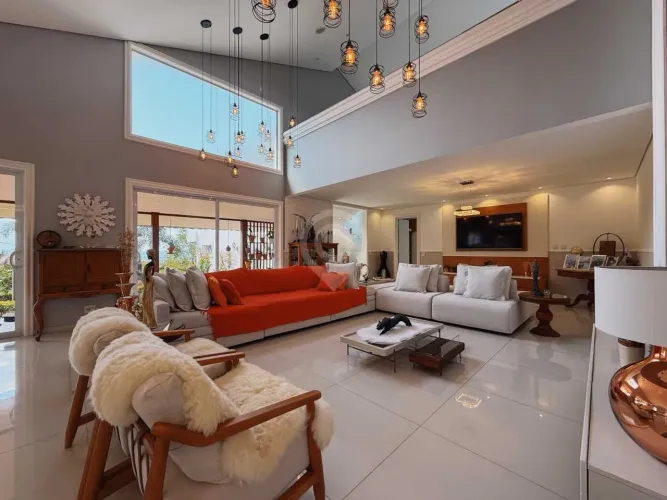 Casa em Condomínio : / Residencial / Sítio da Moenda