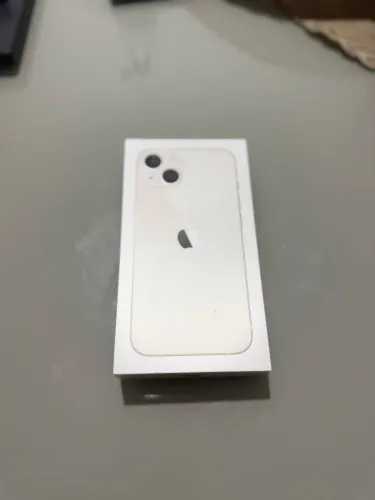 Caixa do IPhone 13 