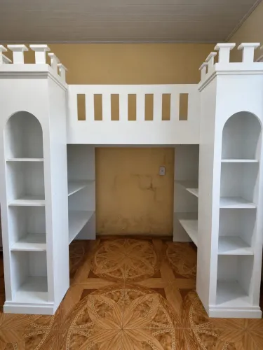 Vendo cama infantil castelo em MDF