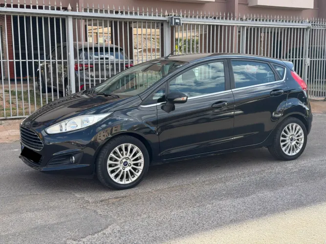 Ford Fiesta Titanium 1.6 16V Flex Mec. 2015