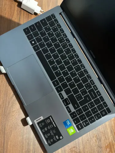 NOTEBOOK SAMSUNG GALAXY BOOK4 I5 16GB RAM 512GB SSD + NVIDIA
