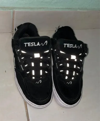 Tênis Tesla 