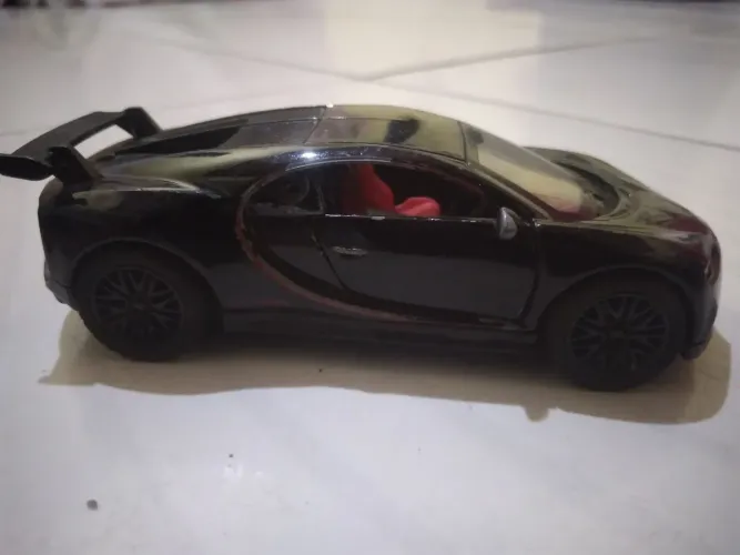 Miniatura Bugatti Chiron 1/36 com Fricção