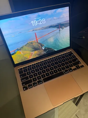 Macbook Air M1 (m1/8Gb/256) somente 17 ciclos! Sem detalhes!