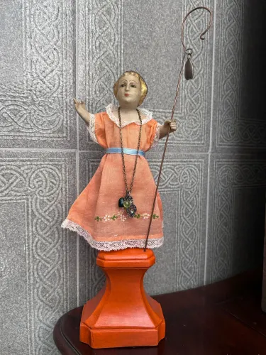 Menino Jesus em madeira