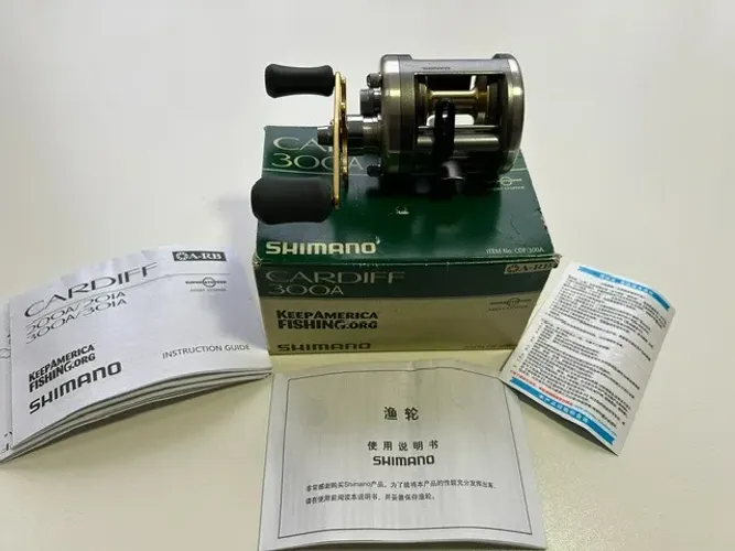 Carretilha Shimano Cardiff 300A