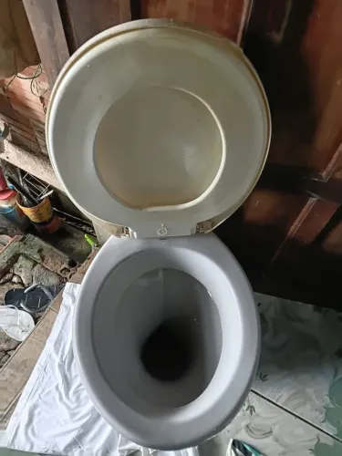 Vendo esse vaso sanitário