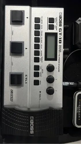 Pedal de efeito Boss Bass Effects Processor GT-1B cinza