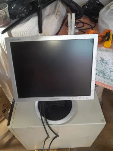 4 monitores tudo funcionando 