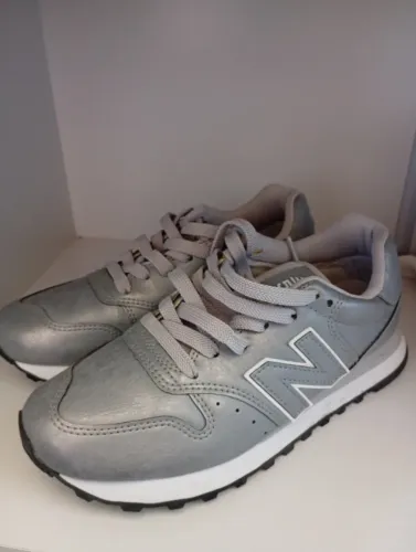 Tênis NEW BALANCE ORIGINAL prateado 