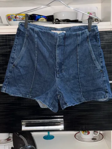 Shorts - Marca Garage 