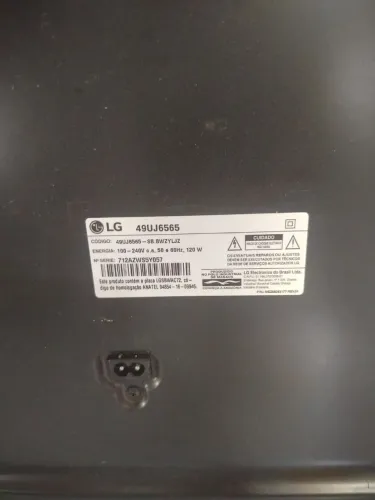 Smart TV LG 49" 4K webos 3.5(Modelo 4UJ6565) - Para Conserto ou Peças