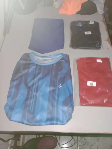 Camisas seminovas