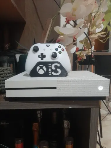 Xbox one S 781 gb em otimas condições