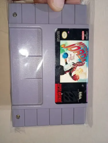 Vendo cartucho original do Michael Jordan de super Nintendo passo cartão com taxa 