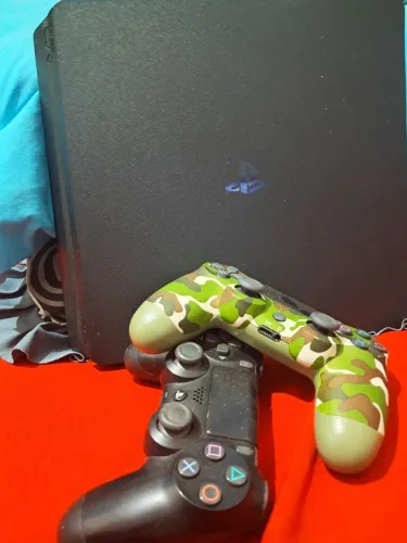 Vende se ps4