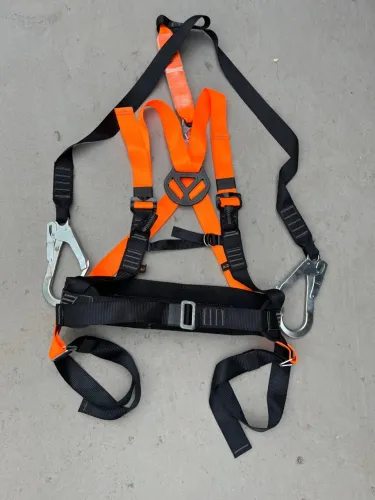 Cinto de segurança e capacete