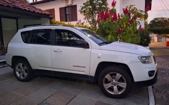 Jeep Compass Sport 2.0 16V 156cv 5P 2013