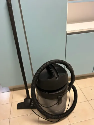 Aspirador de pó Eletrolux.