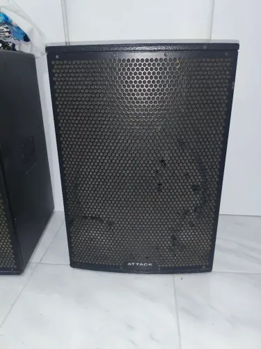 Vende-se caixa de som profissional