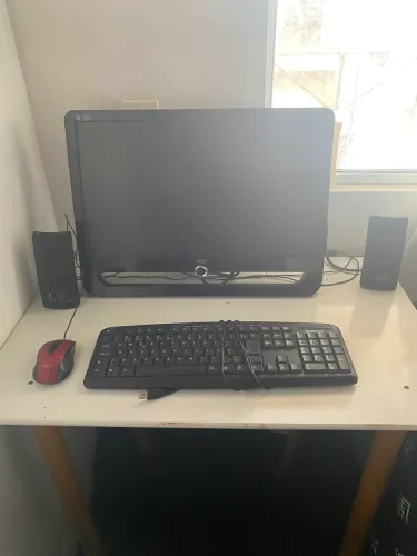 Monitor + Teclado, mouse e caixa de som 
