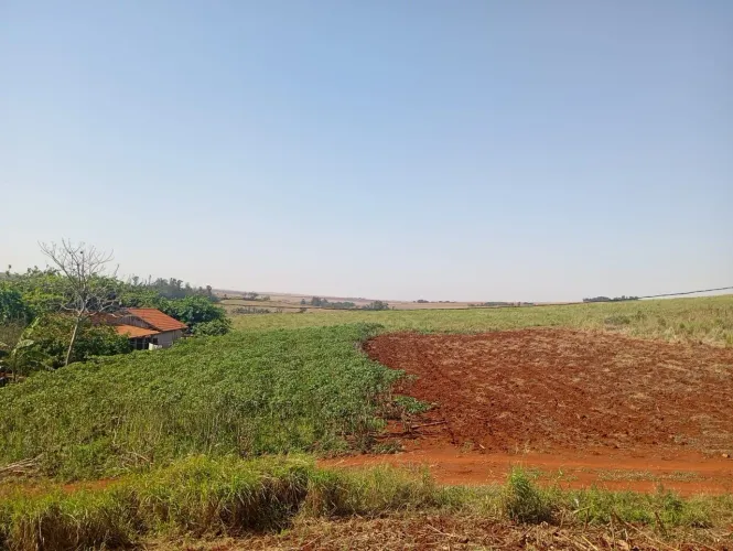 Trocou ou vendo Chacara 2000mts em água boa, perto do pesqueiro do batata
