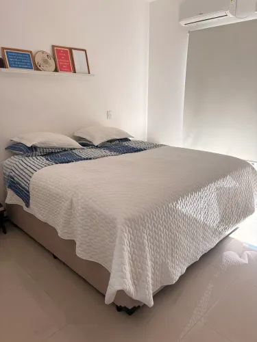 Cama King: colchão + baú Ortobom