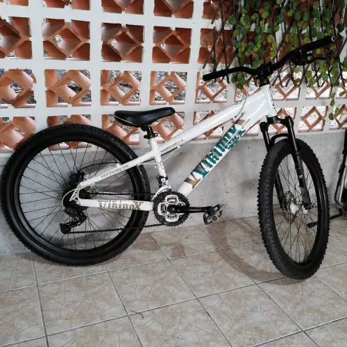 Vendo bike viking novinha com freio a disco bike top faço entrega dependendo do lugar