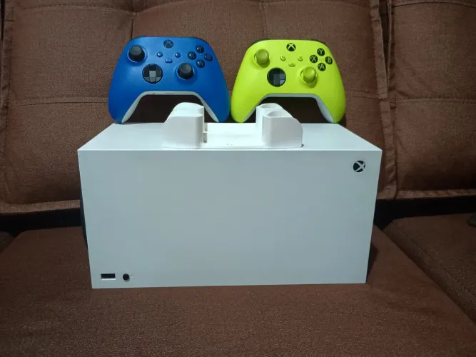 Vendo Xbox séries x troco por play 4 ou 5 do meu interesse mais volta