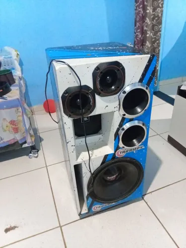 Vendo  caixa bob  top chama no pv quem estiver interessado ok...