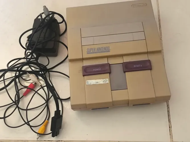 Super Nintendo Snes com cabo e fonte No Estado Para Conserto Ou Peças Sucata