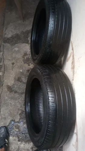 Pneus Pirelli aro 16 em ótimas condições