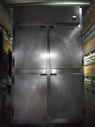 Geladeira 4 portas 220v para comercio