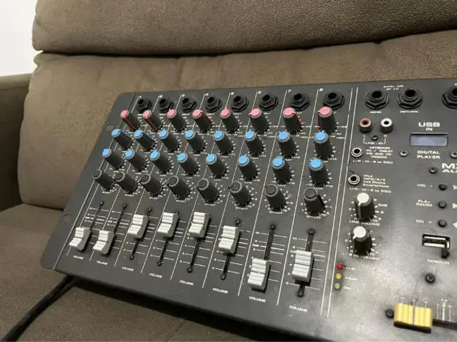 ? MESA DE SOM WATTSOM MXM 8 SD - 8 CANAIS