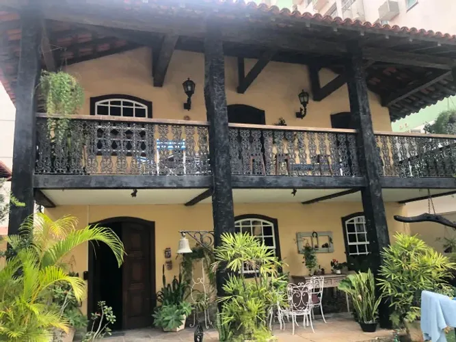 Locção Comercial nos Cavaleiros Casa com 3 quartos com suíte Locação.