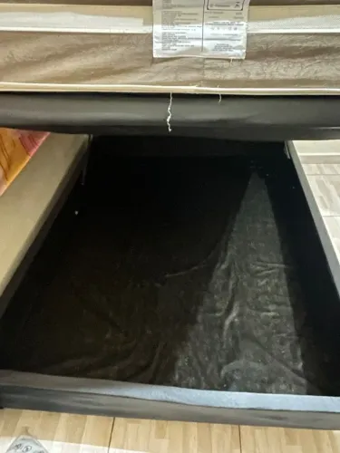 Cama de casal com box baú + colchão, usada.