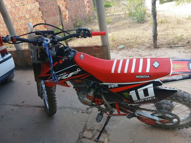 Moto a venda