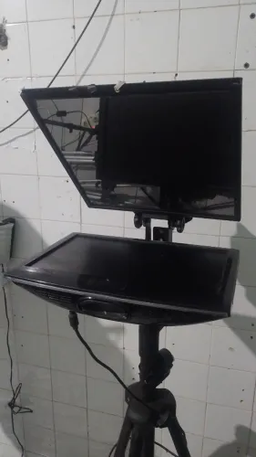 Teleprompter com tripé e monitor