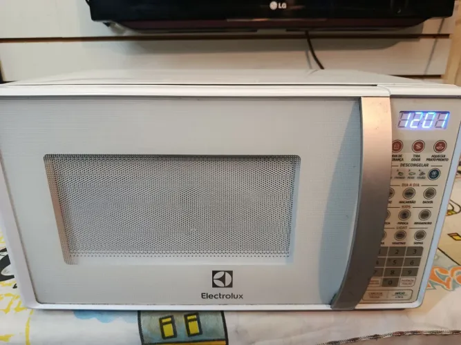 Microondas Electrolux 20 litros lindo novinho modelo novo 220v
