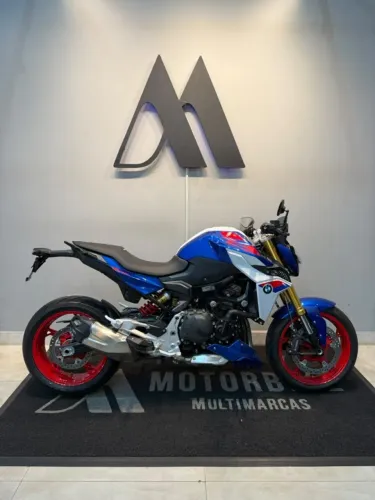 BMW F900 R Plus Racing Blue 2026