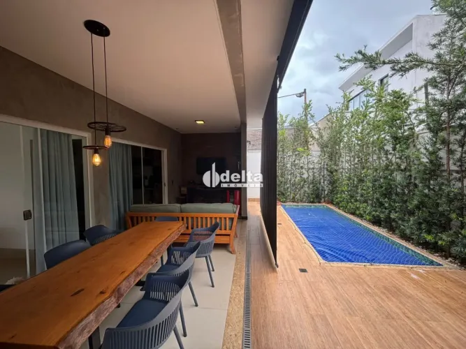 Casa no condomínio SPLENDIDO disponível para venda em Uberlândia-MG