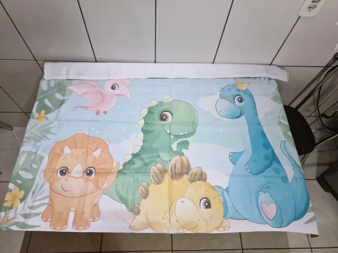 Painel em lona tema Dinossauro com totens