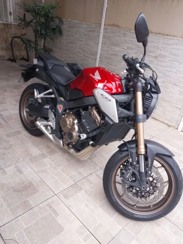 Moto cb650r