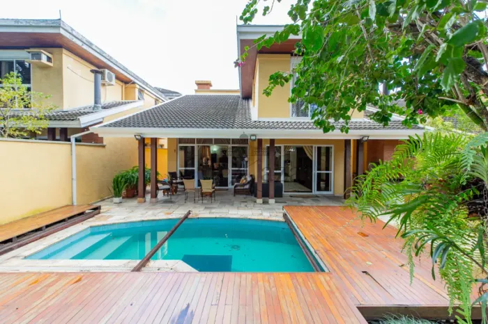 Casa em Condomínio - Alto da Boa Vista - 4 Suítes - 602m².