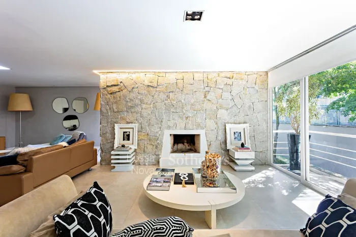 Casa em condomínio com vista para o verde e integração dos ambientes