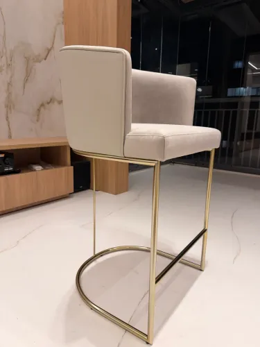Banquetas Poltrona Novas Breton Cinza Claro Metal Dourado